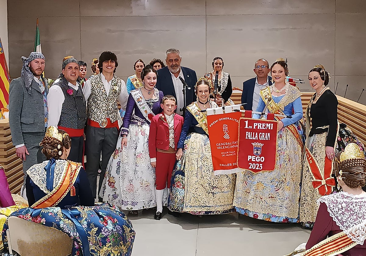 Imágenes de las fallas premiadas en Pego