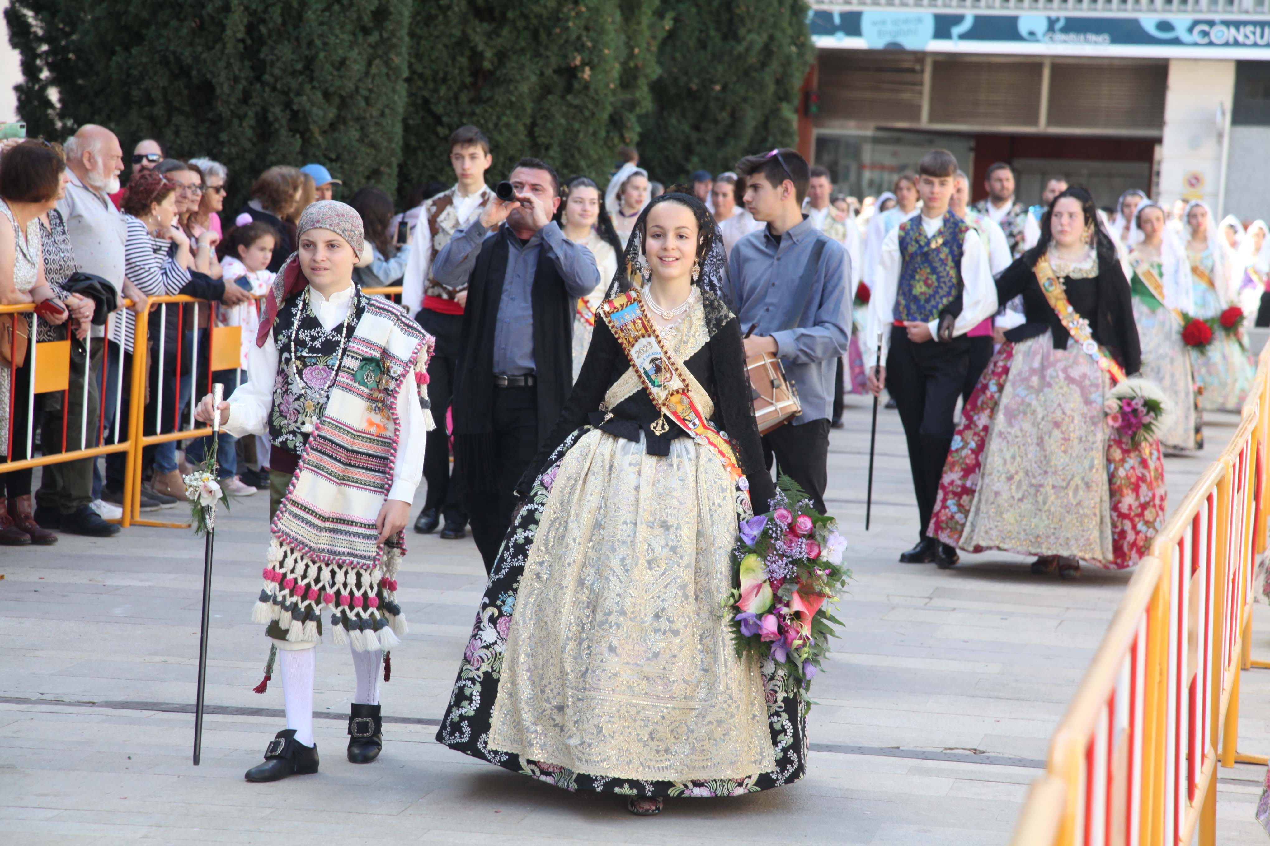 Las Fallas de Dénia se rinden ante la Mare de Déu dels Desamparats