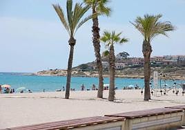 La Playa de San Juan, premiada con Bandera Azul desde 1987.