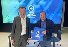 El alcalde de Elche, Carlos González, y el concejal de Innovación, Ramón Abad.