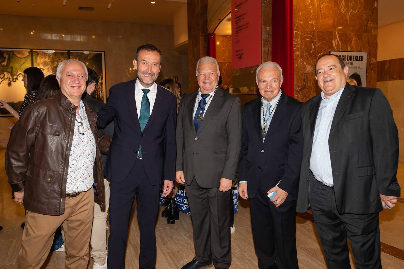 El emotivo pregón de María Asunción Berbegal pone en pie al Gran Teatro