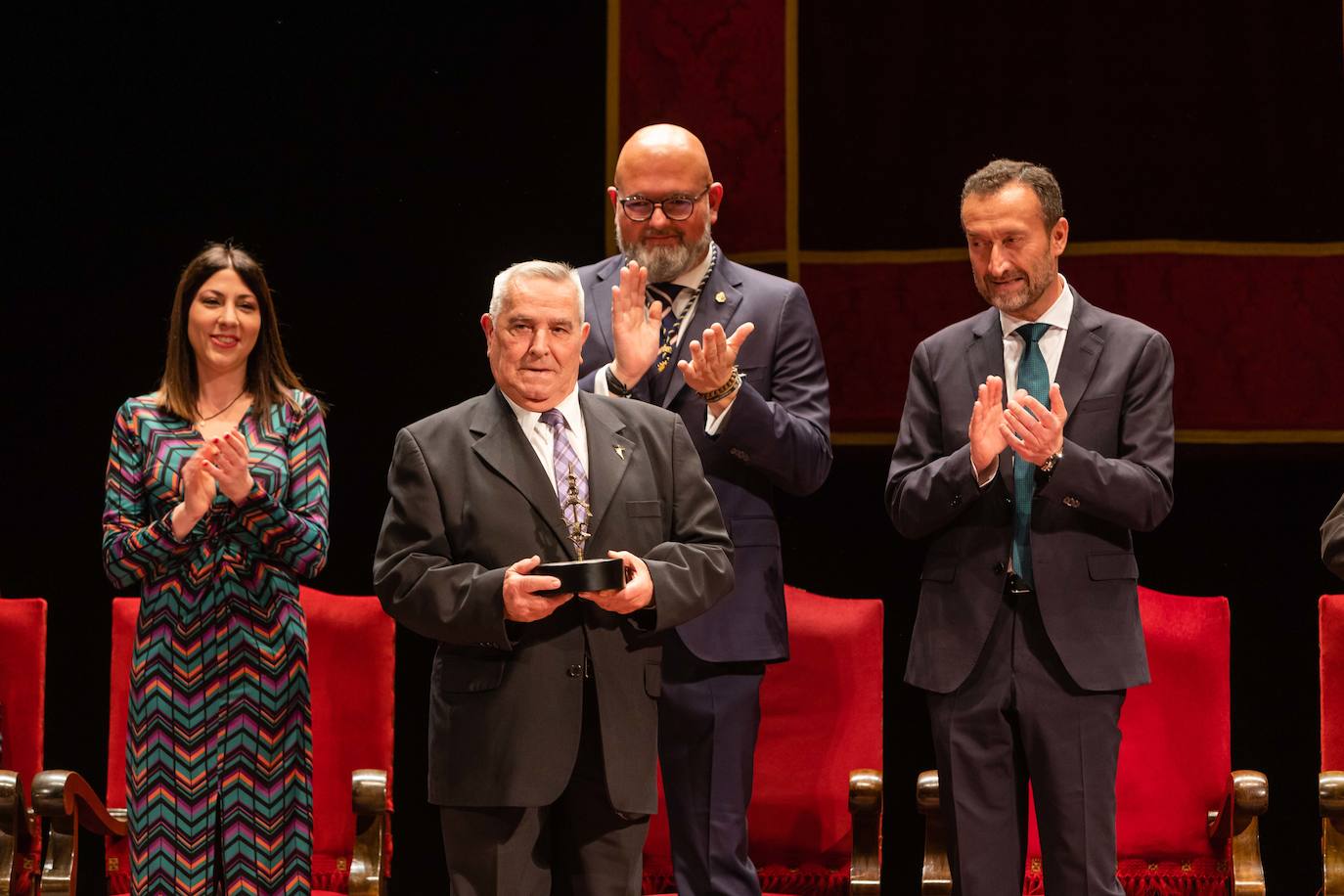 El emotivo pregón de María Asunción Berbegal pone en pie al Gran Teatro