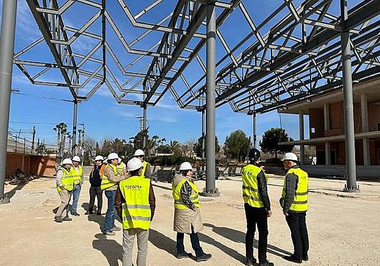 Imagen principal - San Vicente arma el futuro deportivo del municipio con inversiones en el polideportivo y en un nuevo pabellón