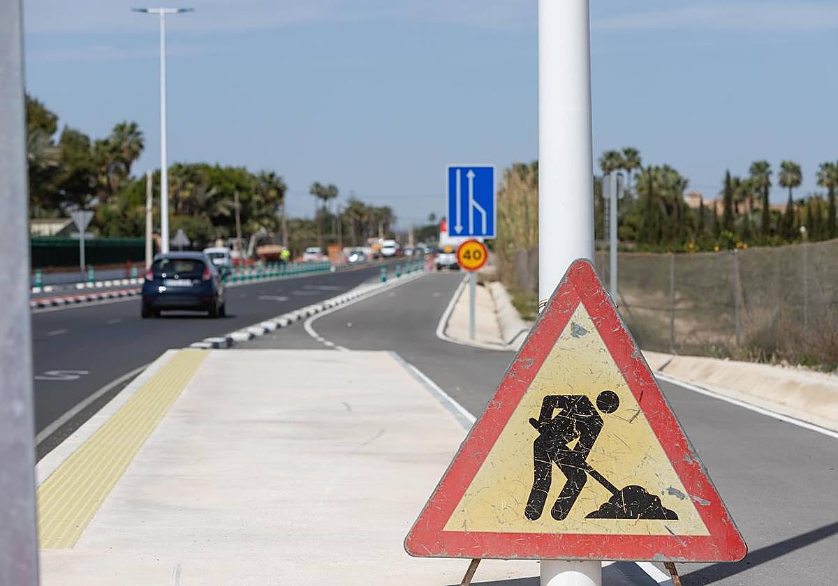 Imagen de la carretera en obras entre Elche y Santa Pola.