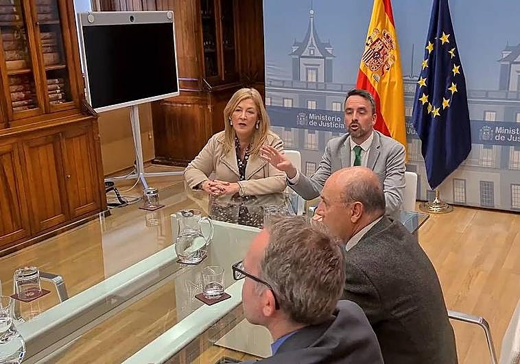 Los LAJ y el Ministerio de Justicia firman el acuerdo y ponen fin a la huelga