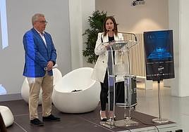 El concejal de Cultura, Antonio Manresa, y la directora de la Feria, Macarena Regueira