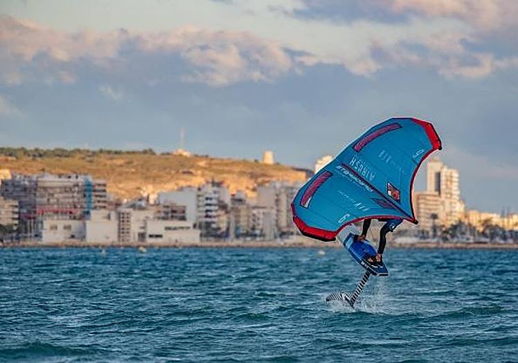 Imagen principal - 365 días de sol para disfrutar Santa Pola