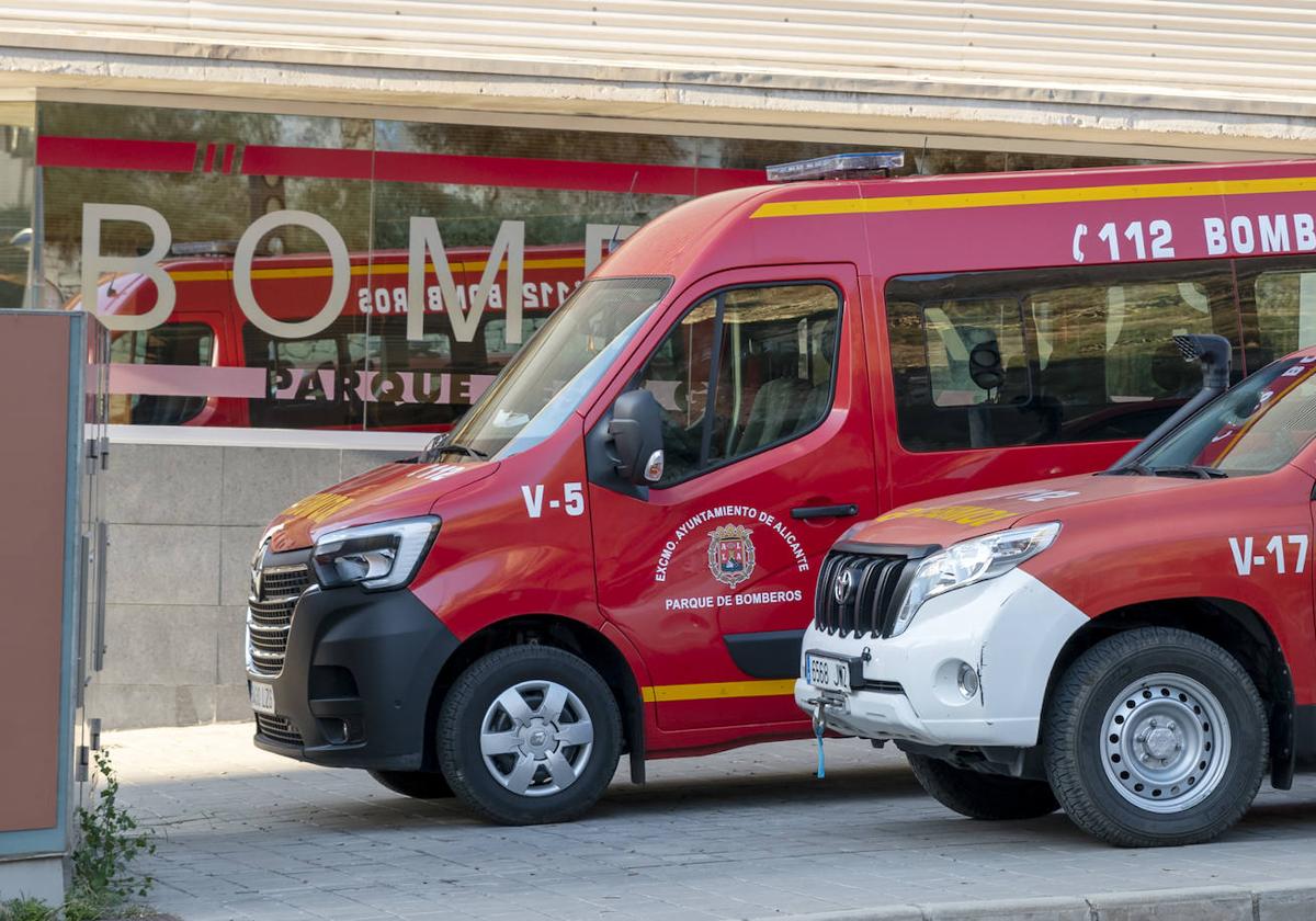 Vehículos de los bomberos de Alicante.