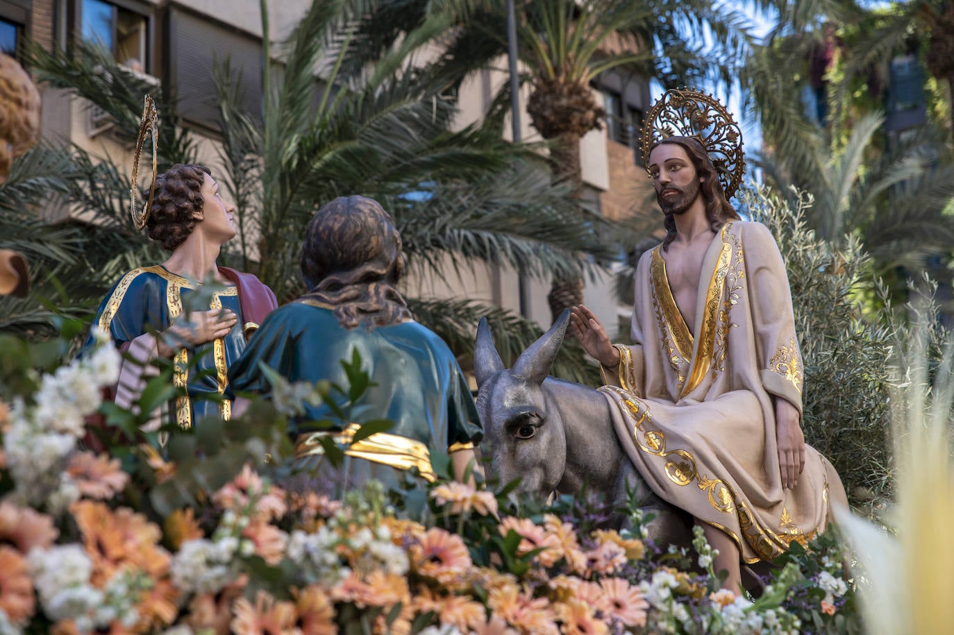 Cientos de personas acuden a &#039;La Burrita&#039; en Alicante este Domingo de Ramos