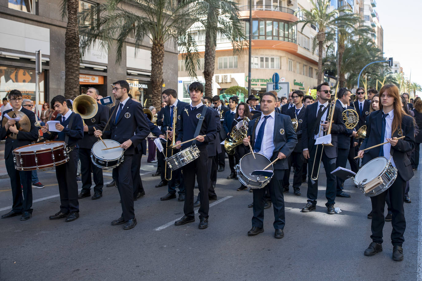Cientos de personas acuden a &#039;La Burrita&#039; en Alicante este Domingo de Ramos