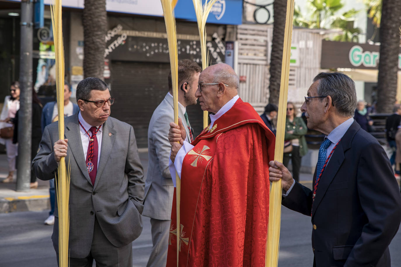 Cientos de personas acuden a &#039;La Burrita&#039; en Alicante este Domingo de Ramos