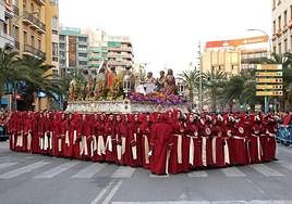 Salida de la Santa Cena, el paso más grande España.
