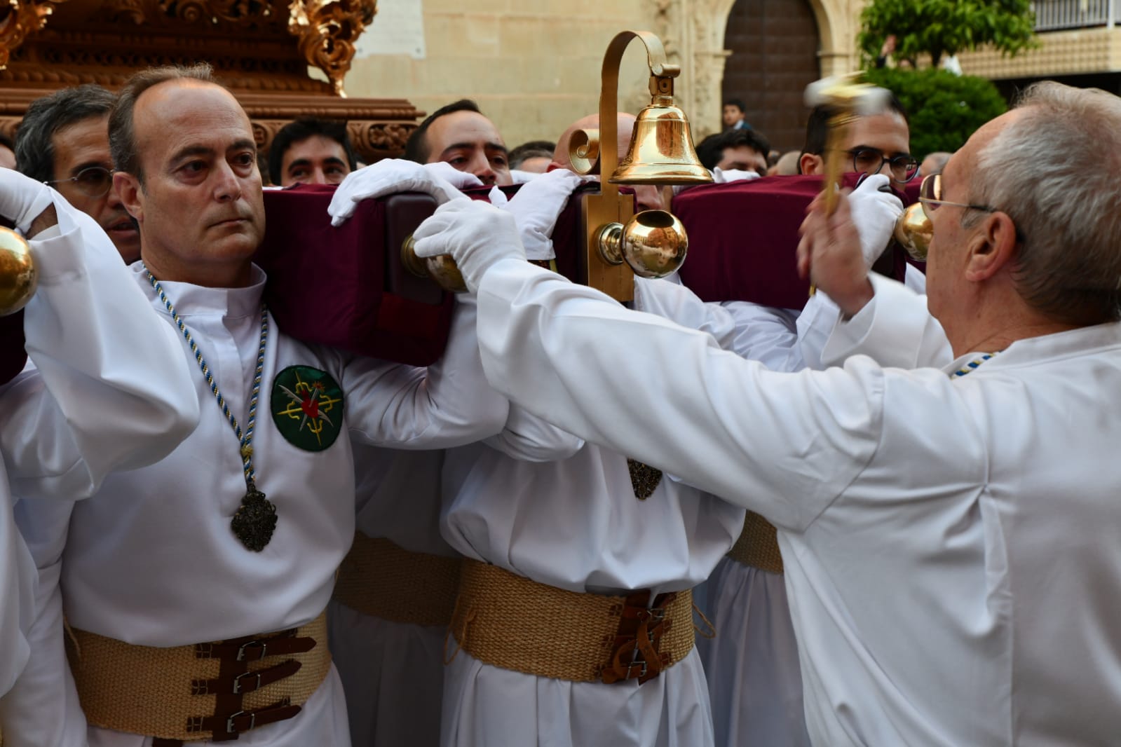 El Cristo Del Mar y la Virgen del Dolor se arrodillan ante Alicante el Martes Santo