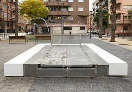 Entrada a los refugios antiaéreos en la plaza Castellón.