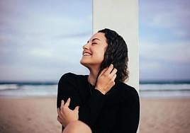 María Pusmi vive feliz tras una dura vida repleta de abusos sexuales, bullying y relaciones tóxicas