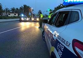 Imagen de archivo de un control de la Policía Local de Elche