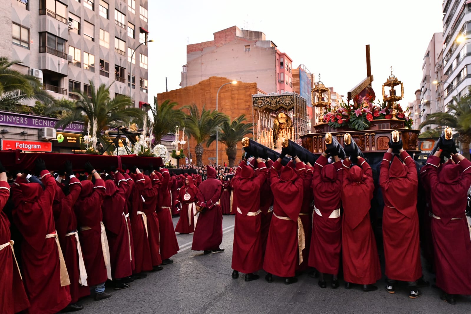 La imponente Santa Cena vuelve a las calles de Alicante