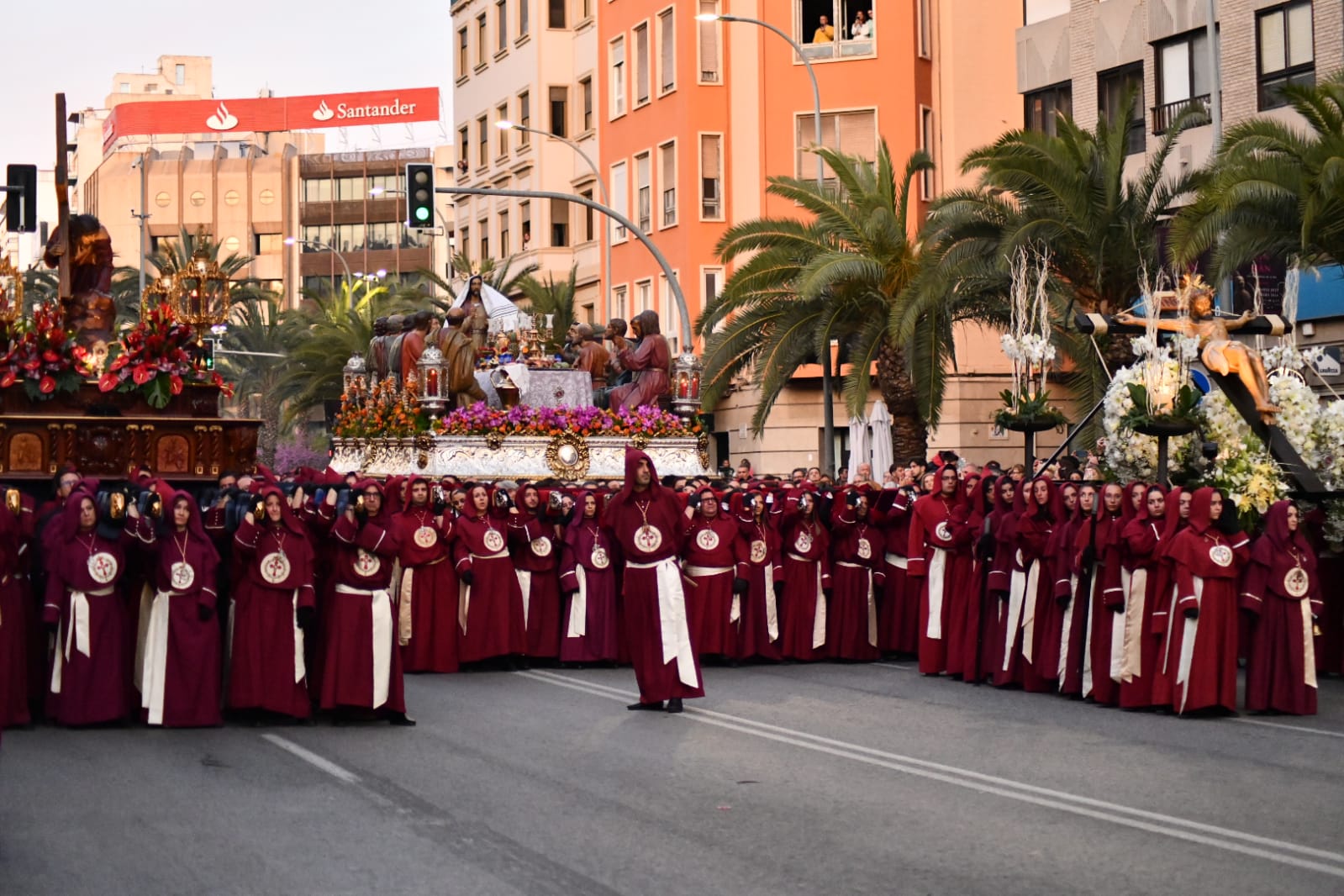 La imponente Santa Cena vuelve a las calles de Alicante