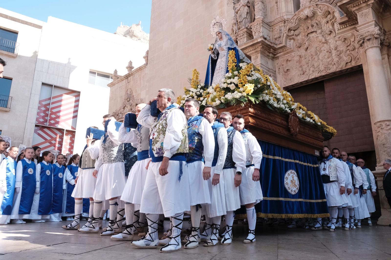 Más de 400.000 aleluyas celebran la Resurrección en Alicante