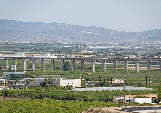 Tubería del Trasvase Tajo-Segura por la Vega Baja.