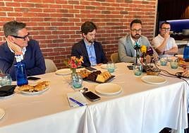 José Luis Berenguer, Adrián Vázquez , Adrián Santos y Cesar Anca ante los medios de comunicación