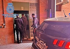 Arresto del presunto autor del robo por parte de la Policía Nacional.