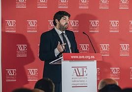El presidente de Murcia, Fernando López Miras, durante una reunión de la Asociación de Empresarios Valencianos en Alicante