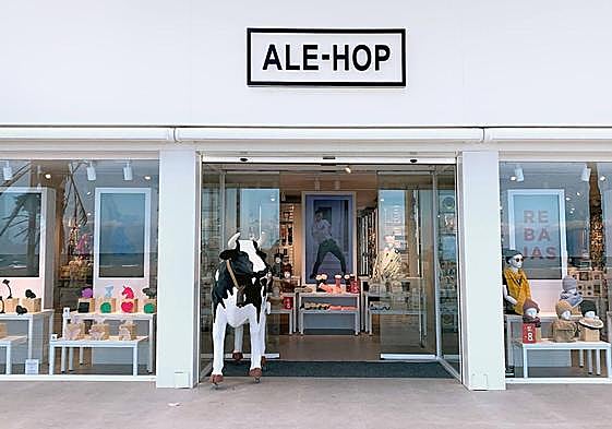 Tienda de Ale-Hop en la playa de San Juan