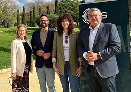 Lourdes Tárraga, entre Adrián Santos y Fernando Llopis.