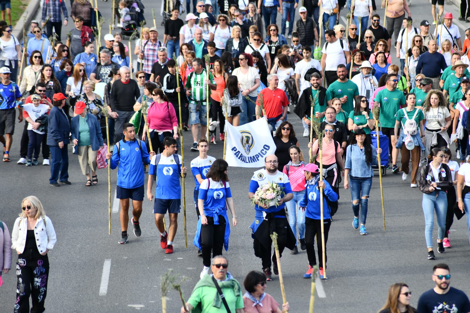 Búscate en las imágenes de la romería de la Santa Faz