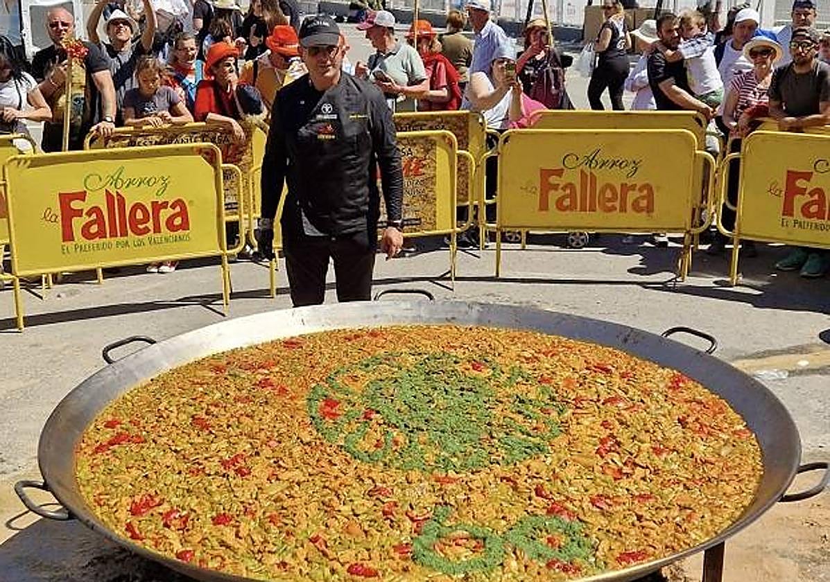 Miles de peregrinos disfrutan en Santa Faz del arroz del 60 aniversario de COPE Alicante