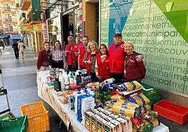 Recogida de alimentos organizada por UNED Benidorm.