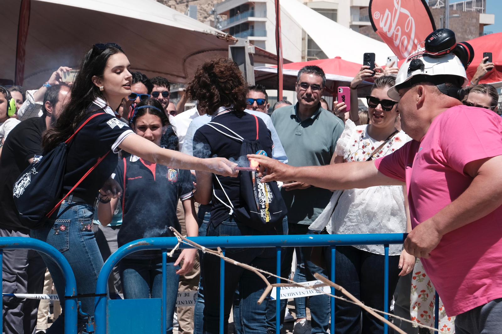 Pedro Luis Sirvent se corona con una mascletà muy alicantina