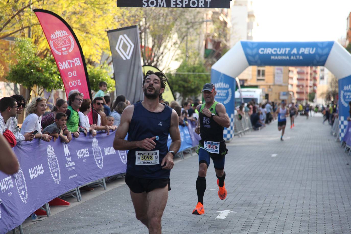 Más de 2.000 personas corren en la Volta a Peu de Dénia