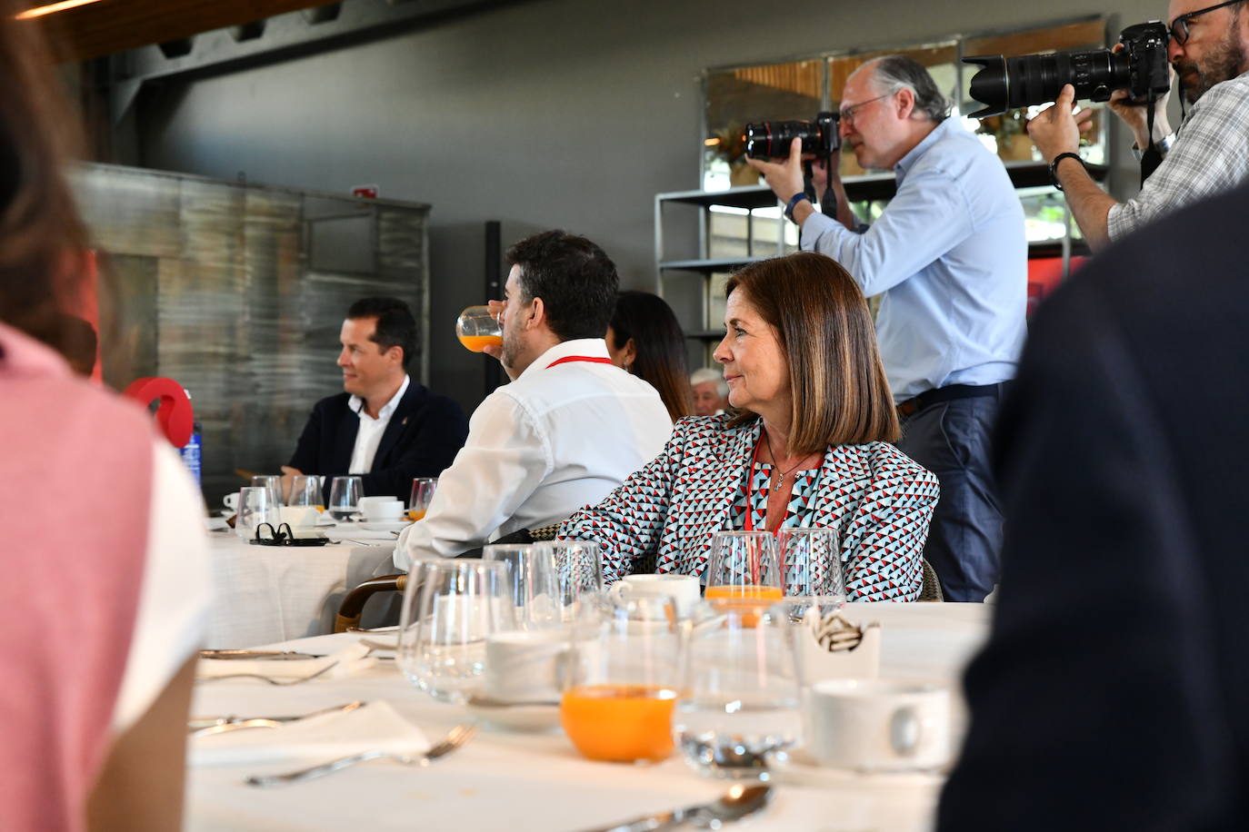 El presidente de la Generalitat se reúne con el empresariado alicantino en Sant Joan d&#039;Alacant