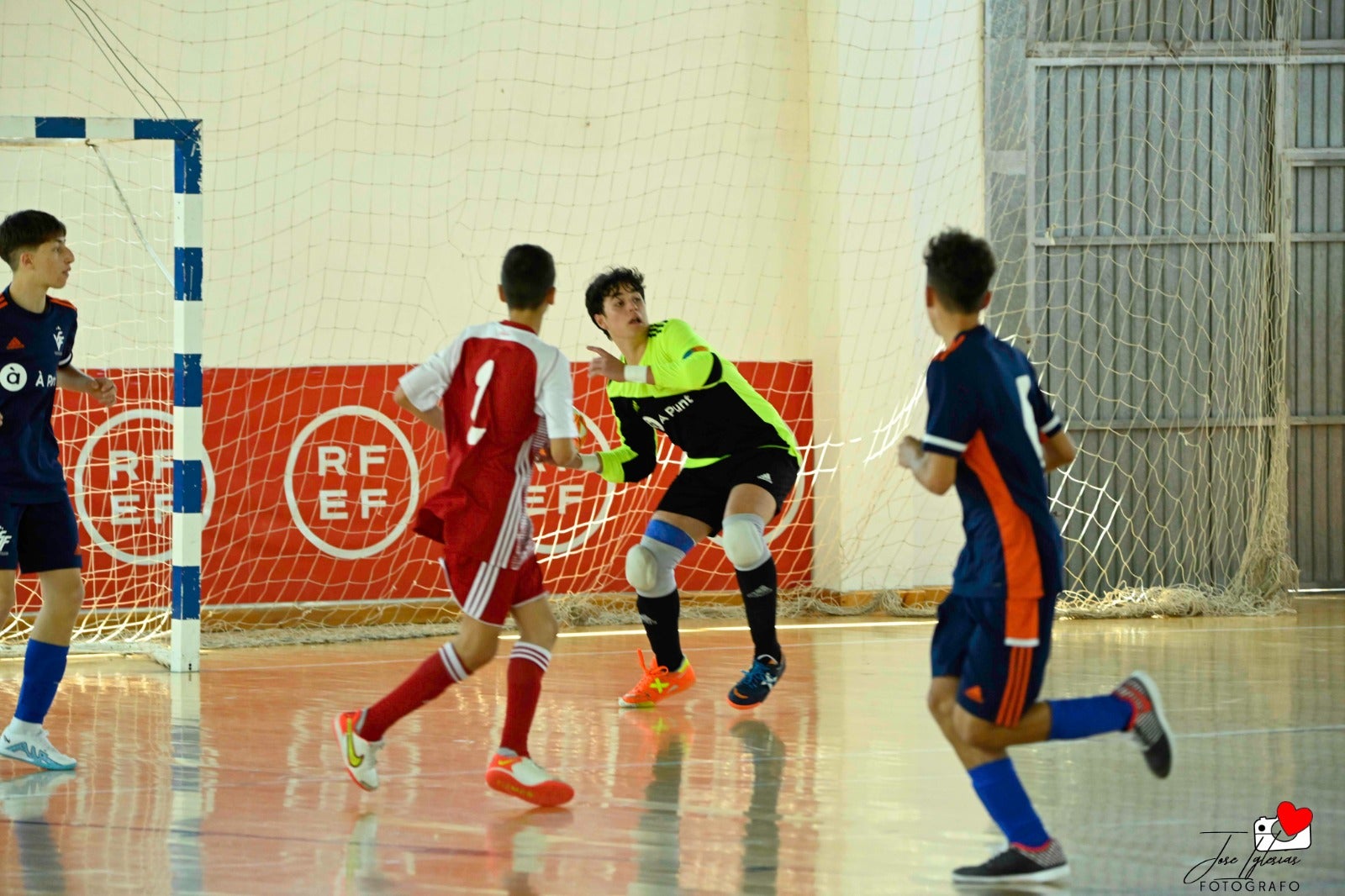 Tres de cinco de la Selección Valenciana Sub-14 de fútbol sala en el Nacional de San Javier