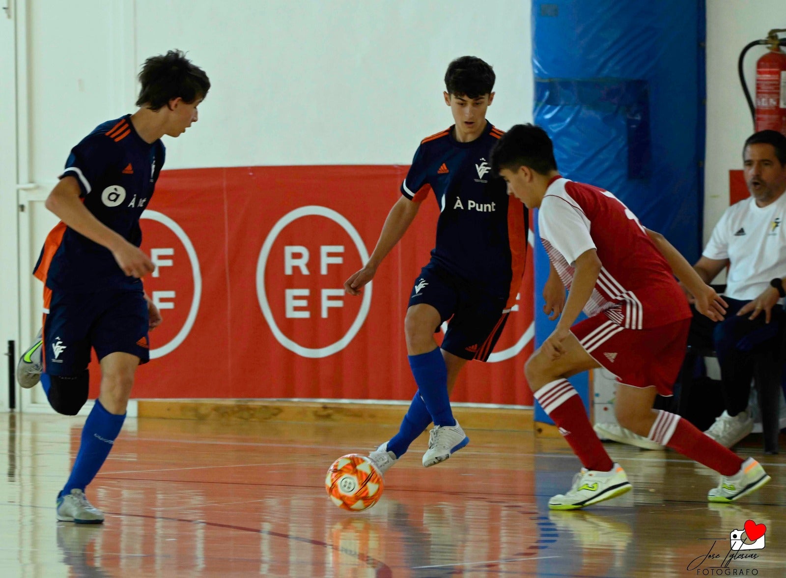 Tres de cinco de la Selección Valenciana Sub-14 de fútbol sala en el Nacional de San Javier
