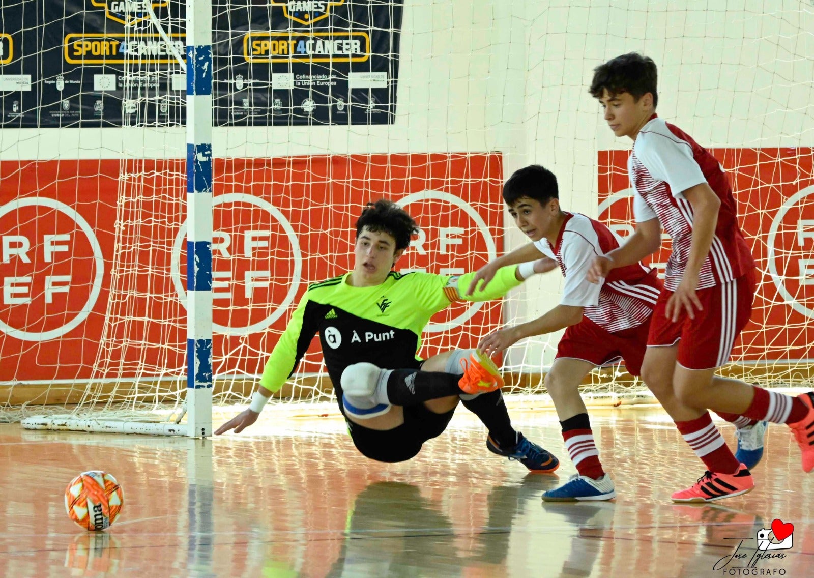 Tres de cinco de la Selección Valenciana Sub-14 de fútbol sala en el Nacional de San Javier