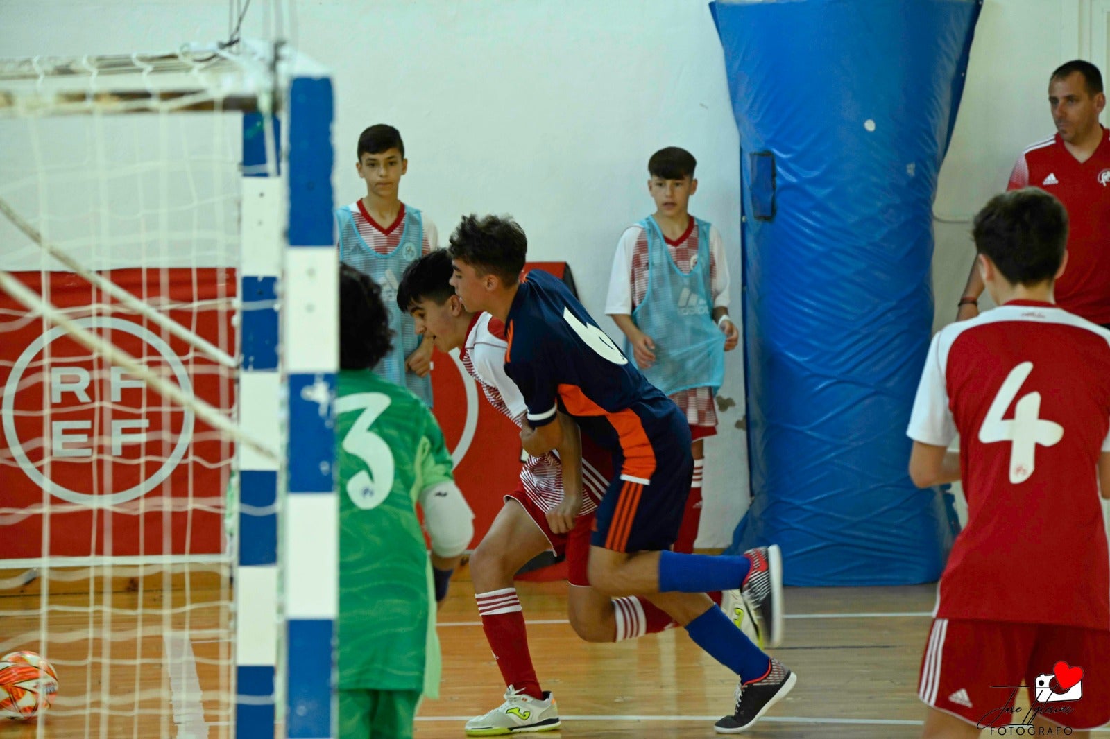 Tres de cinco de la Selección Valenciana Sub-14 de fútbol sala en el Nacional de San Javier