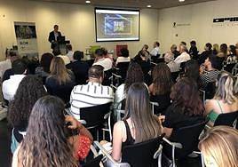 Momento de la presentación de 'Travel Explore' en el Centro de Congresos Ciutat d'Elx.