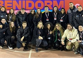 Imagen del grupo de jóvenes afectados por la estafa laboral del Benidorm Fest