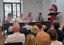 Los ponentes del debate, en la sede de la UA.