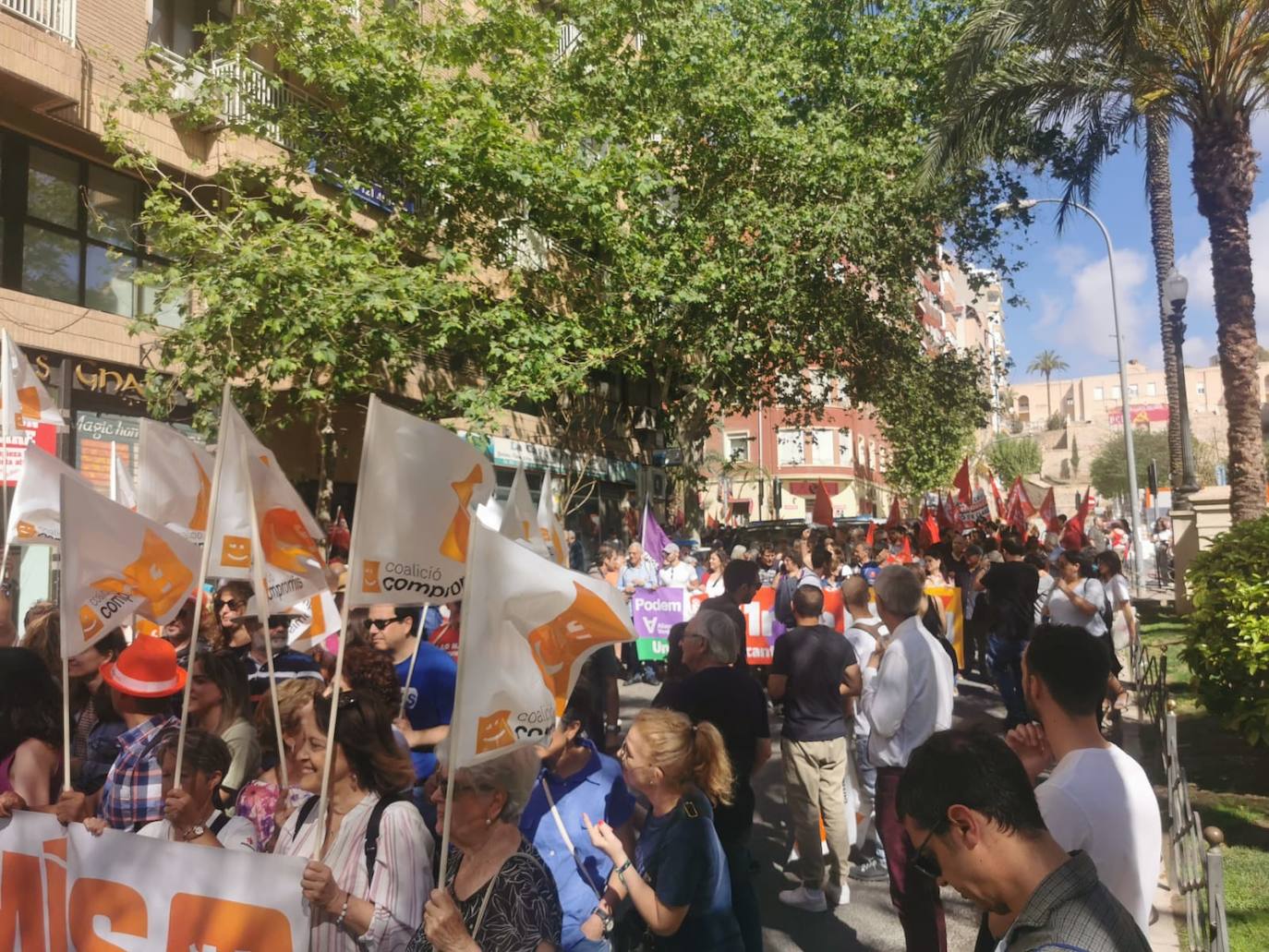 Miles de personas claman contra la precariedad laboral en Alicante