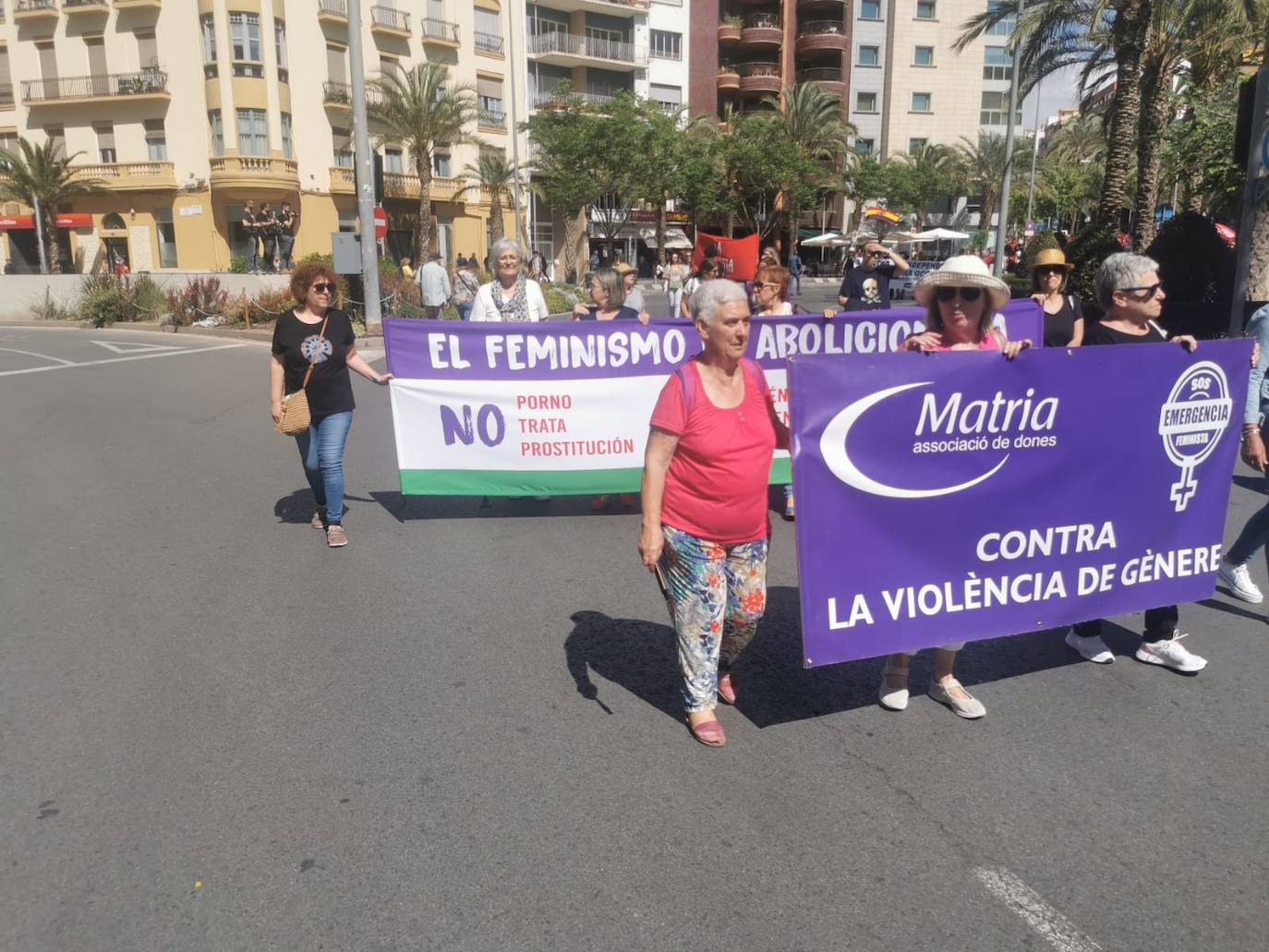 Miles de personas claman contra la precariedad laboral en Alicante