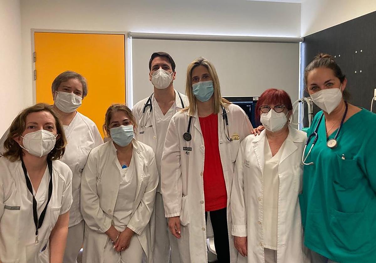 Equipo médico de la nueva unidad cardiorrenal del Hospital de Elche.