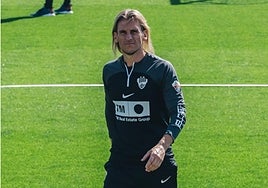 Beccacece, durante un entrenamiento con el Elche