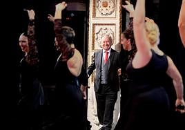 El bailarín Pepe Espadero durante su gran fiesta de cumpleaños en el Teatro Principal.