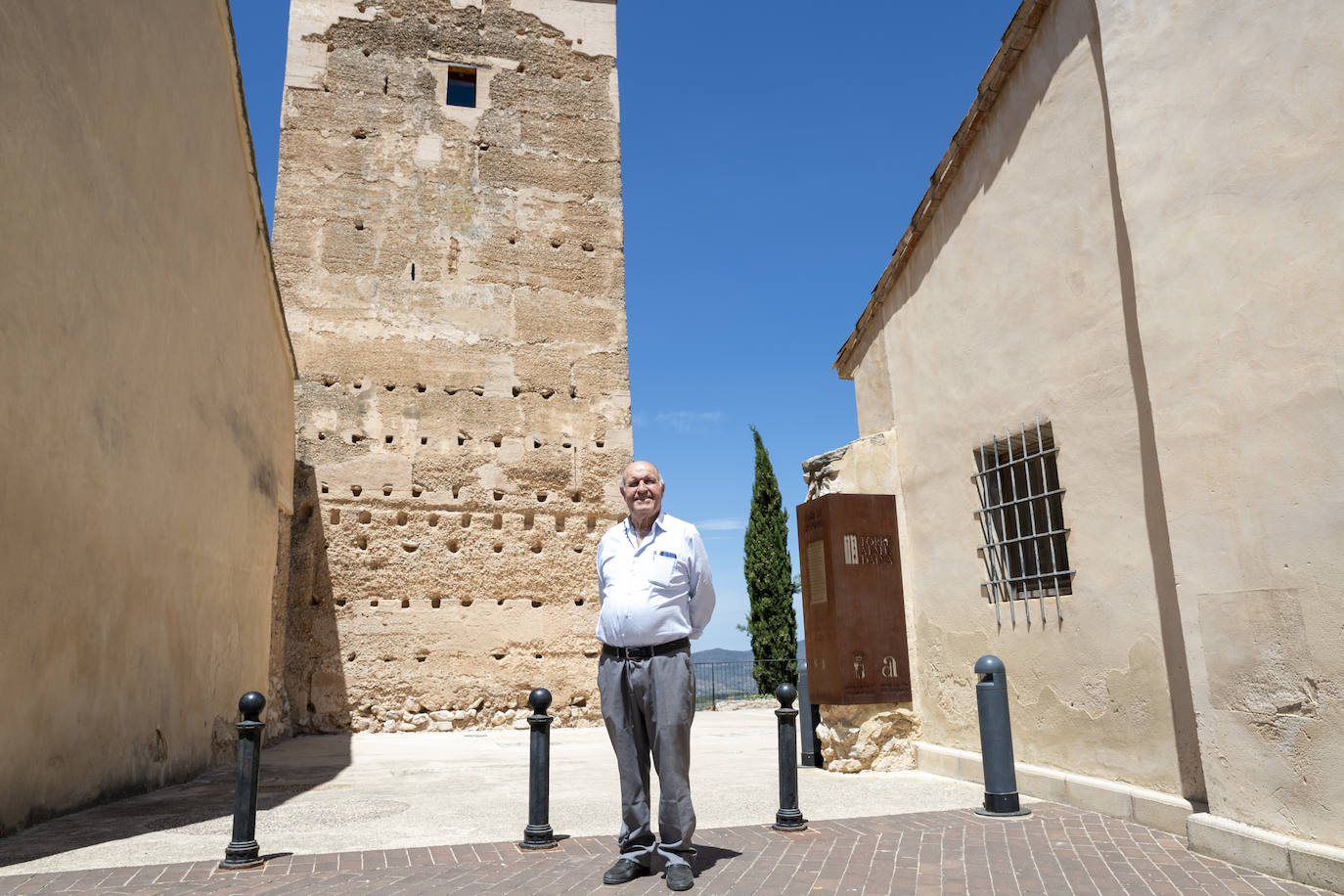 Jose Luís Seguí junto a la Torre de Almudaina.