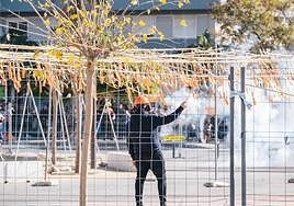 Disparo de una mascletà en Alicante.