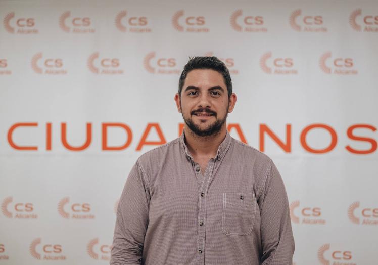 El coordinador provincial de Jóvenes Ciudadanos en Alicante, Víctor Gomis.